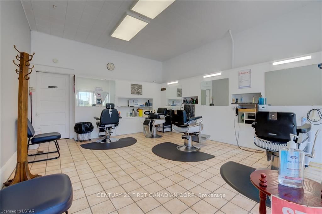 1066 Dundas Street Property Photo 15