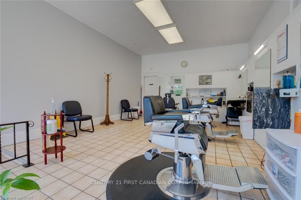 1066 Dundas Street Property Photo 16