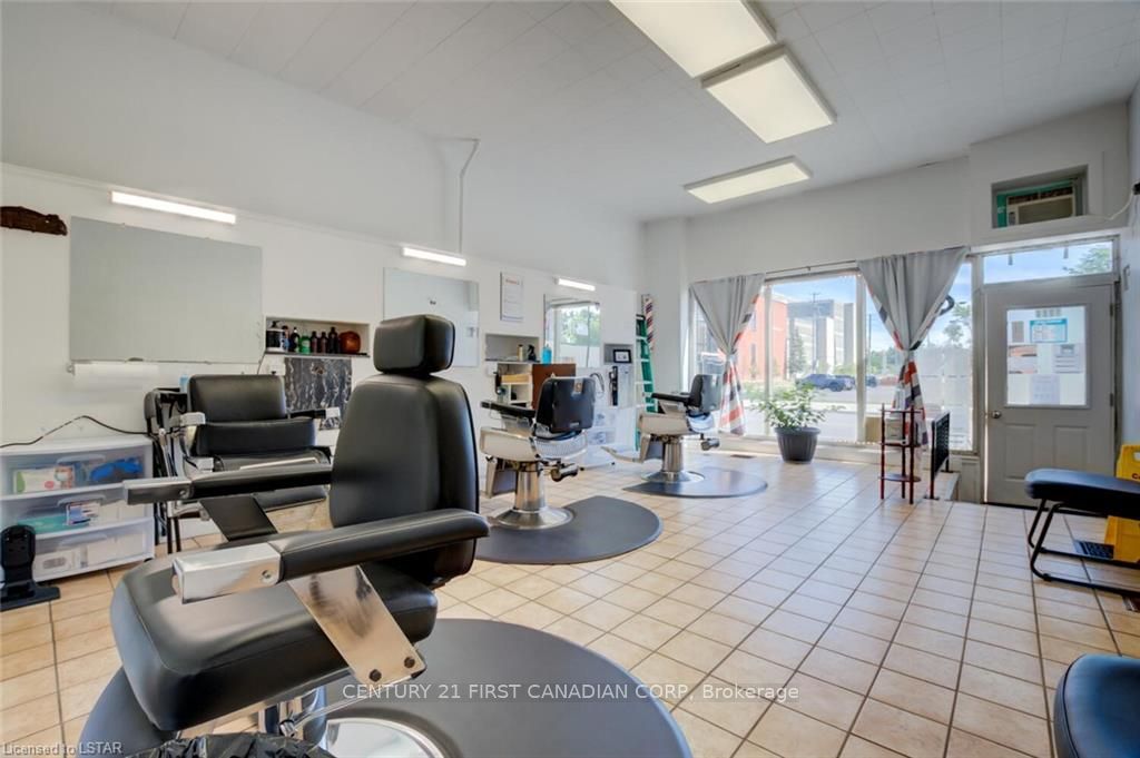 1066 Dundas Street Property Photo 17