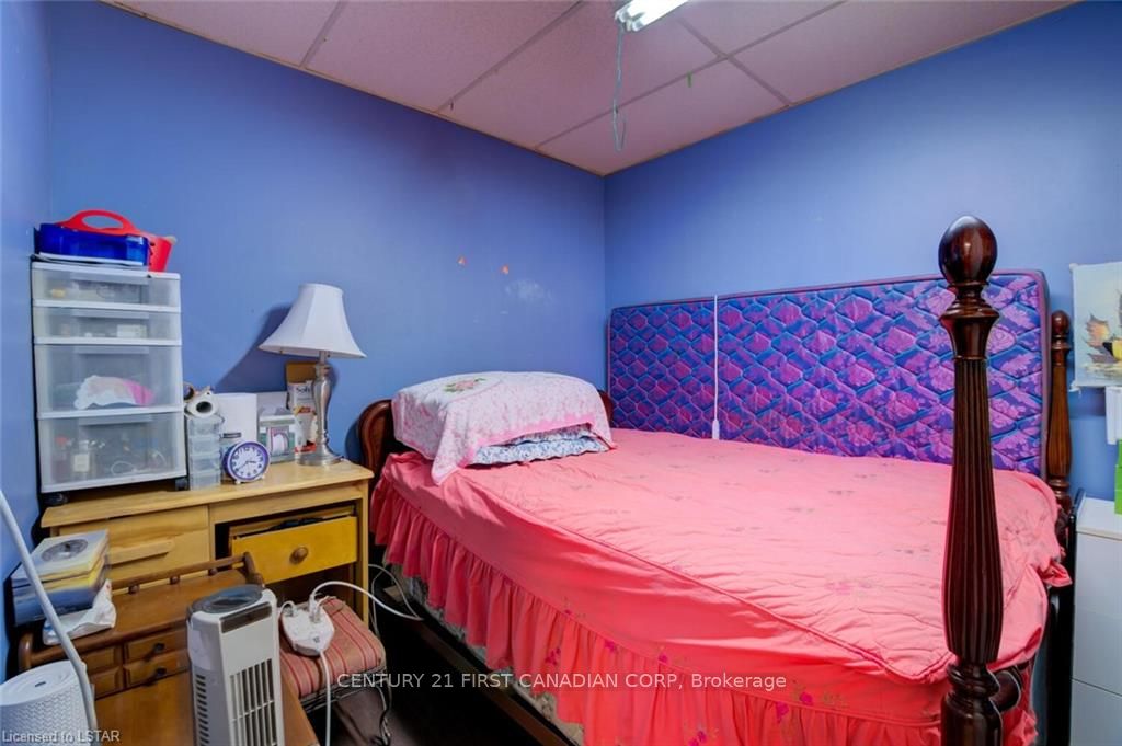1066 Dundas Street Property Photo 33