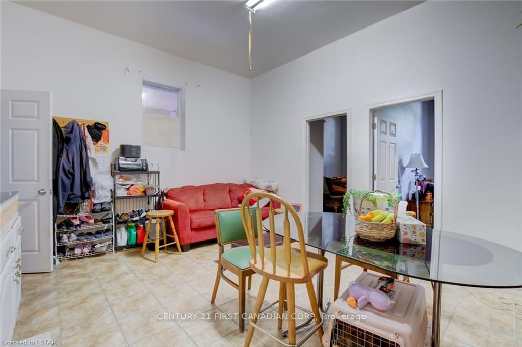 1066 Dundas Street Property Photo 38
