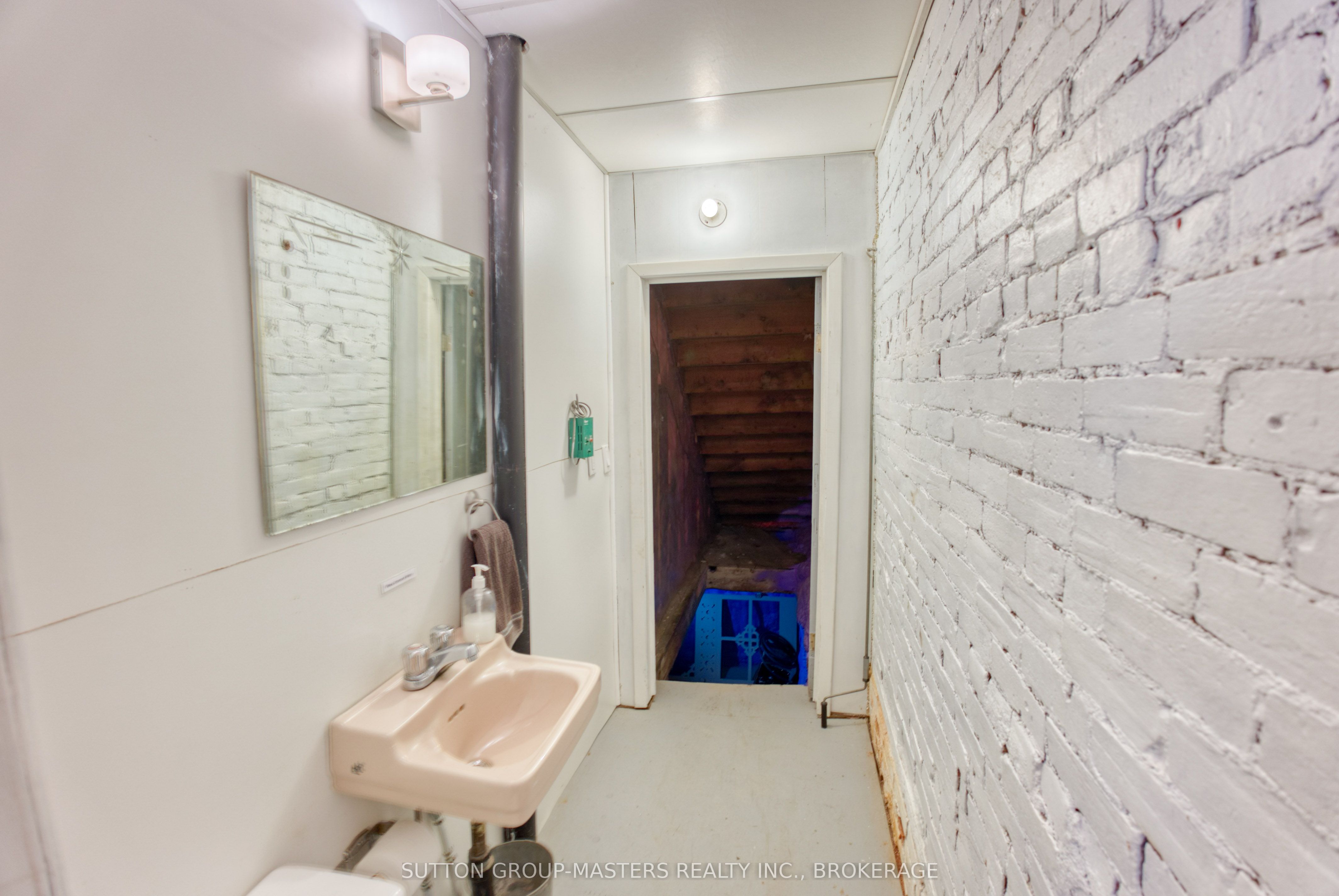12 Concession Street Property Photo 5