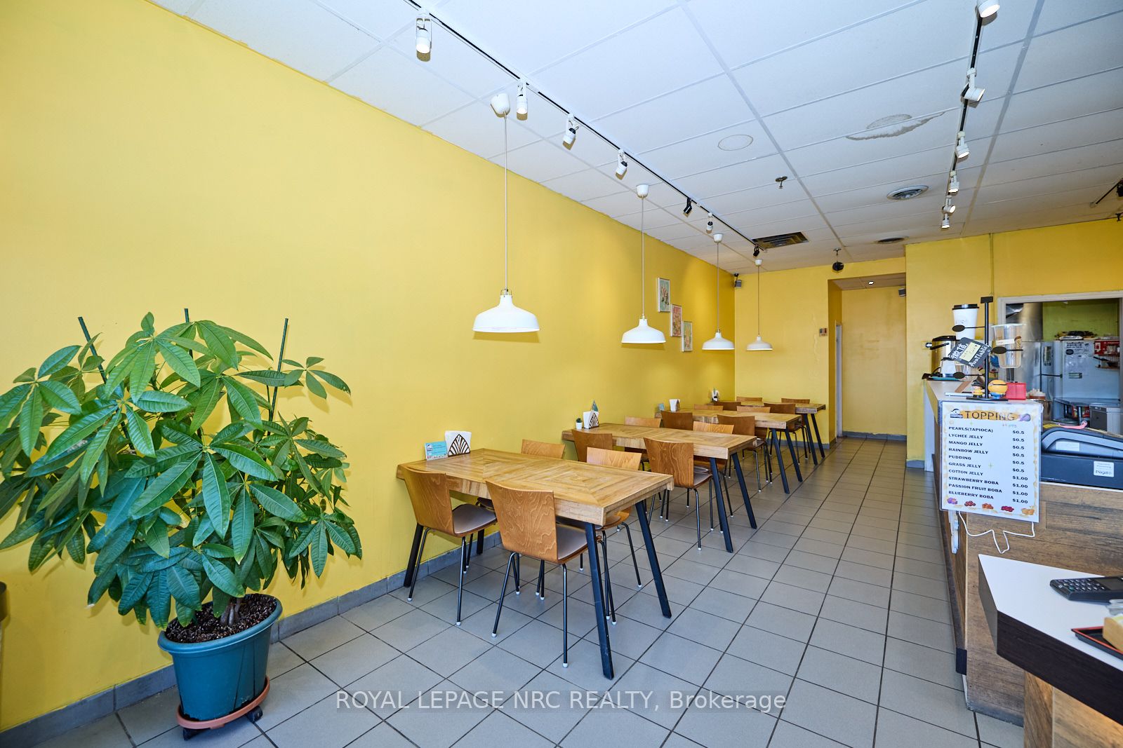210 Glendale Avenue Property Photo 9