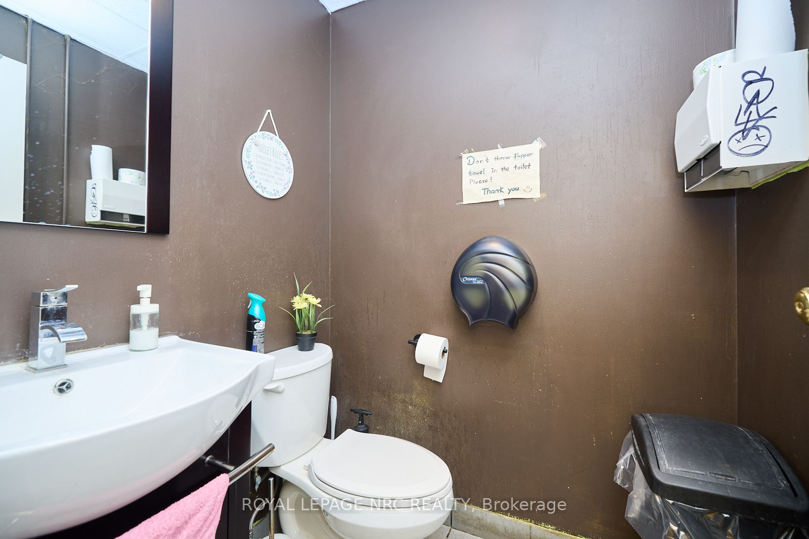 210 Glendale Avenue Property Photo 12