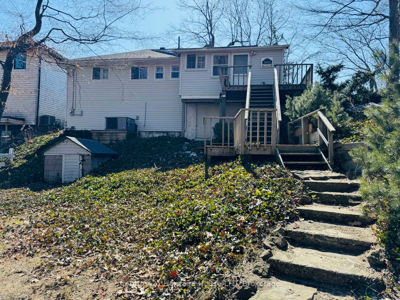 2901 Vimy Road Property Photo 4