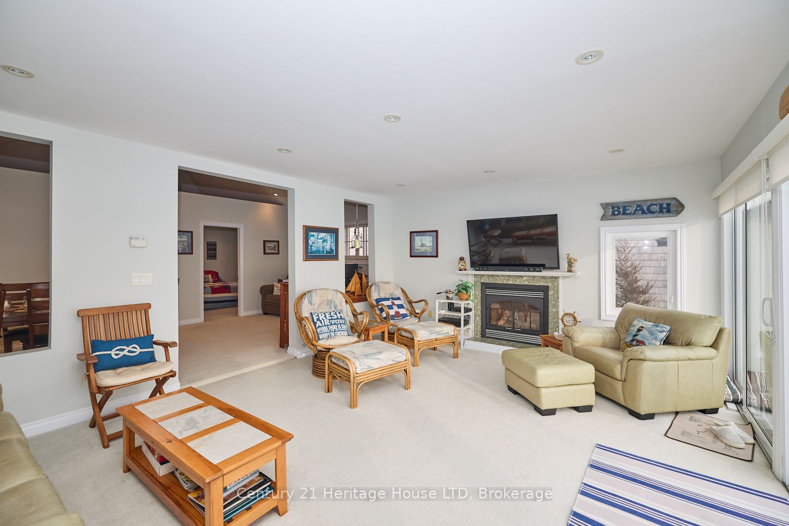 2901 Vimy Road Property Photo 10