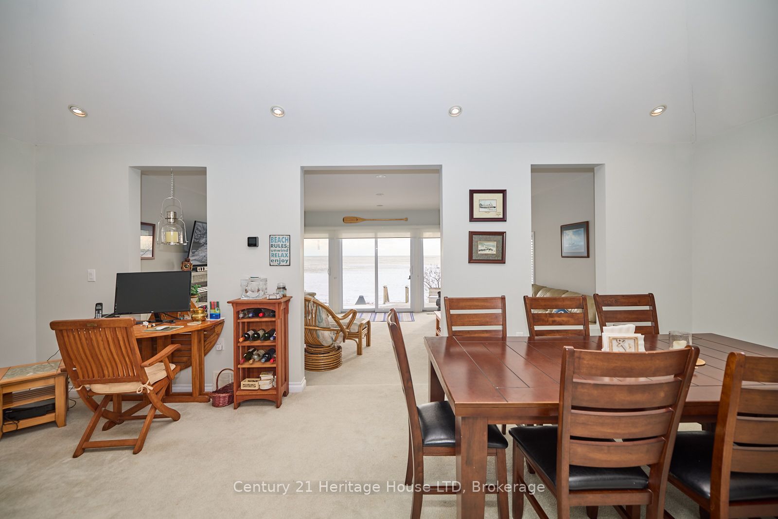 2901 Vimy Road Property Photo 14