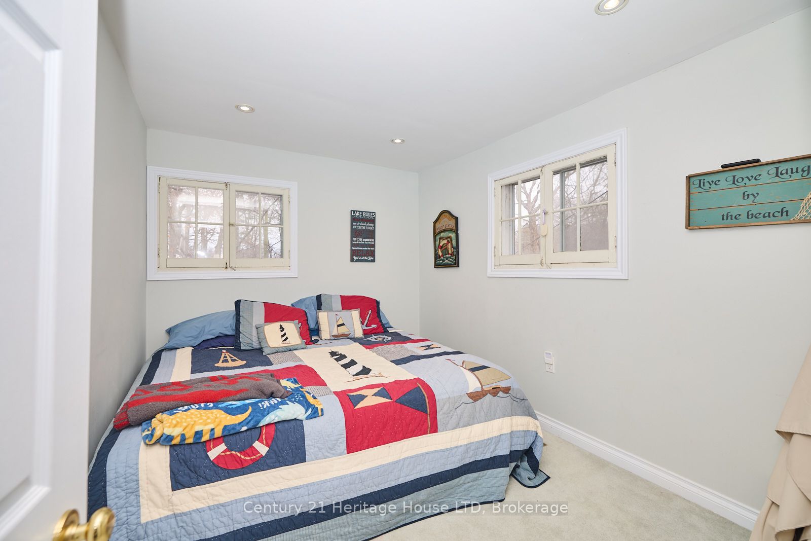 2901 Vimy Road Property Photo 21