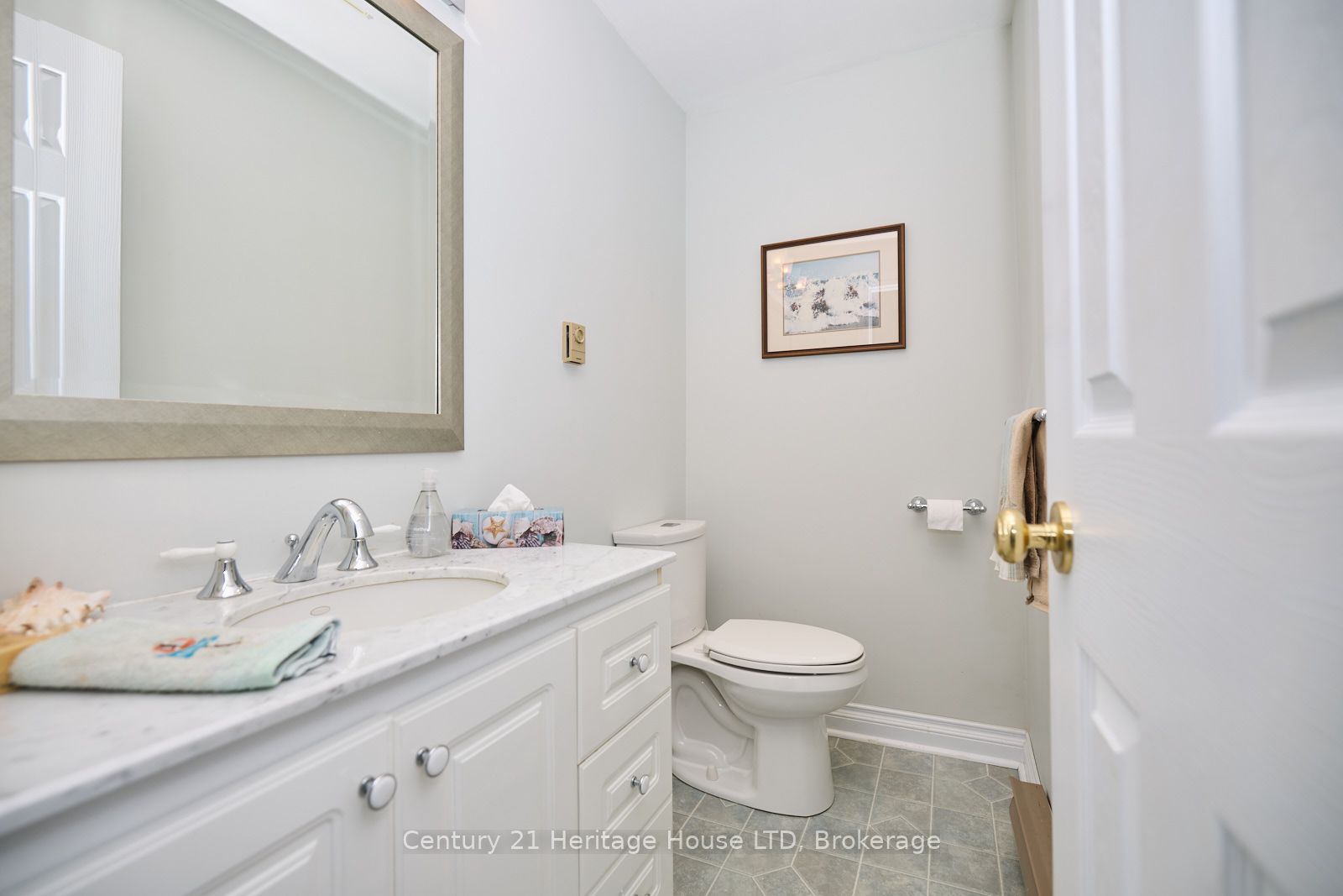 2901 Vimy Road Property Photo 22