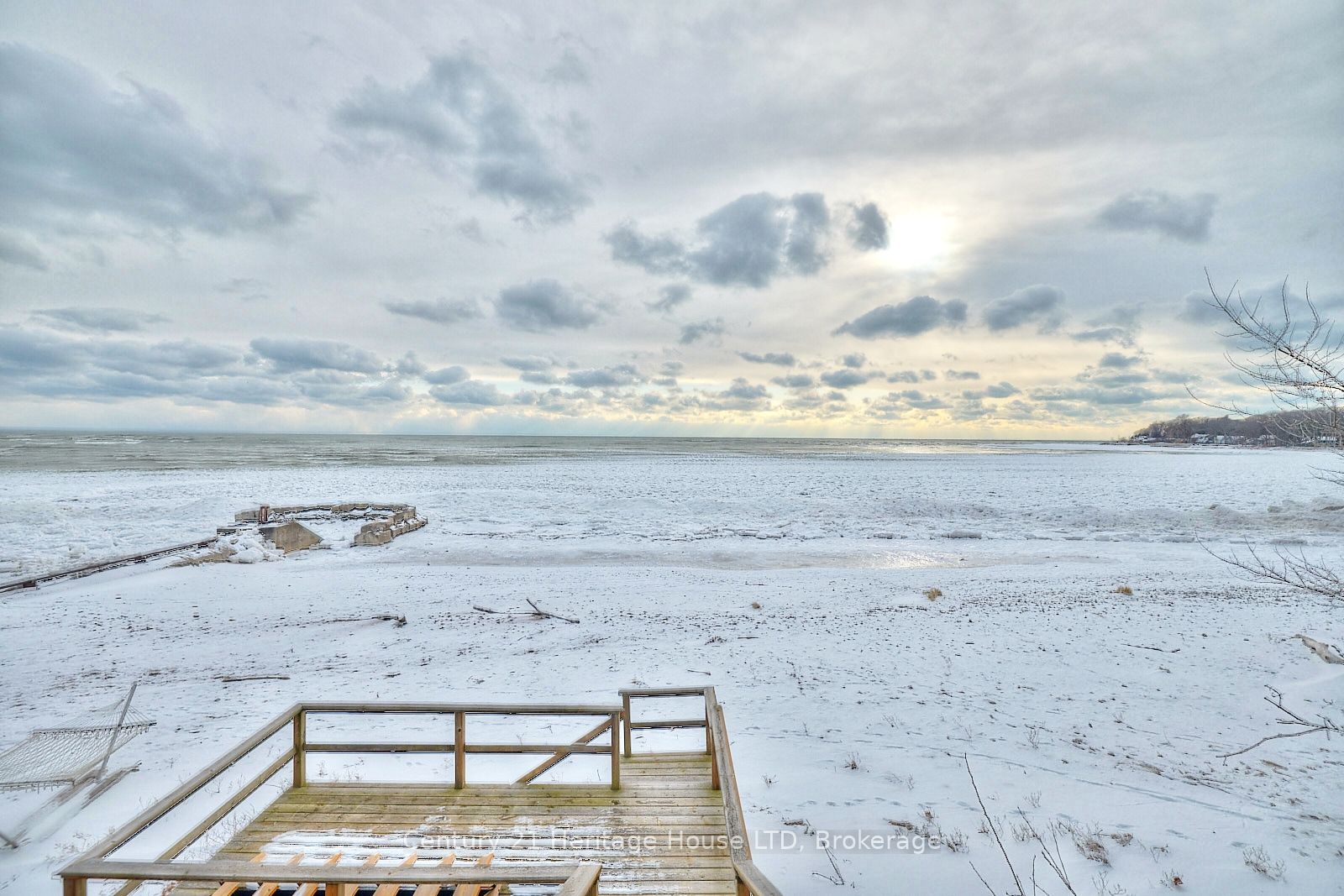 2901 Vimy Road Property Photo 27