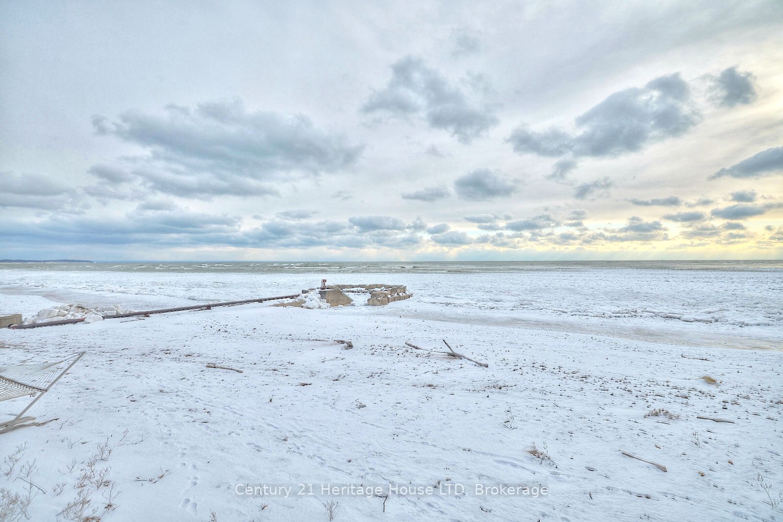 2901 Vimy Road Property Photo 30
