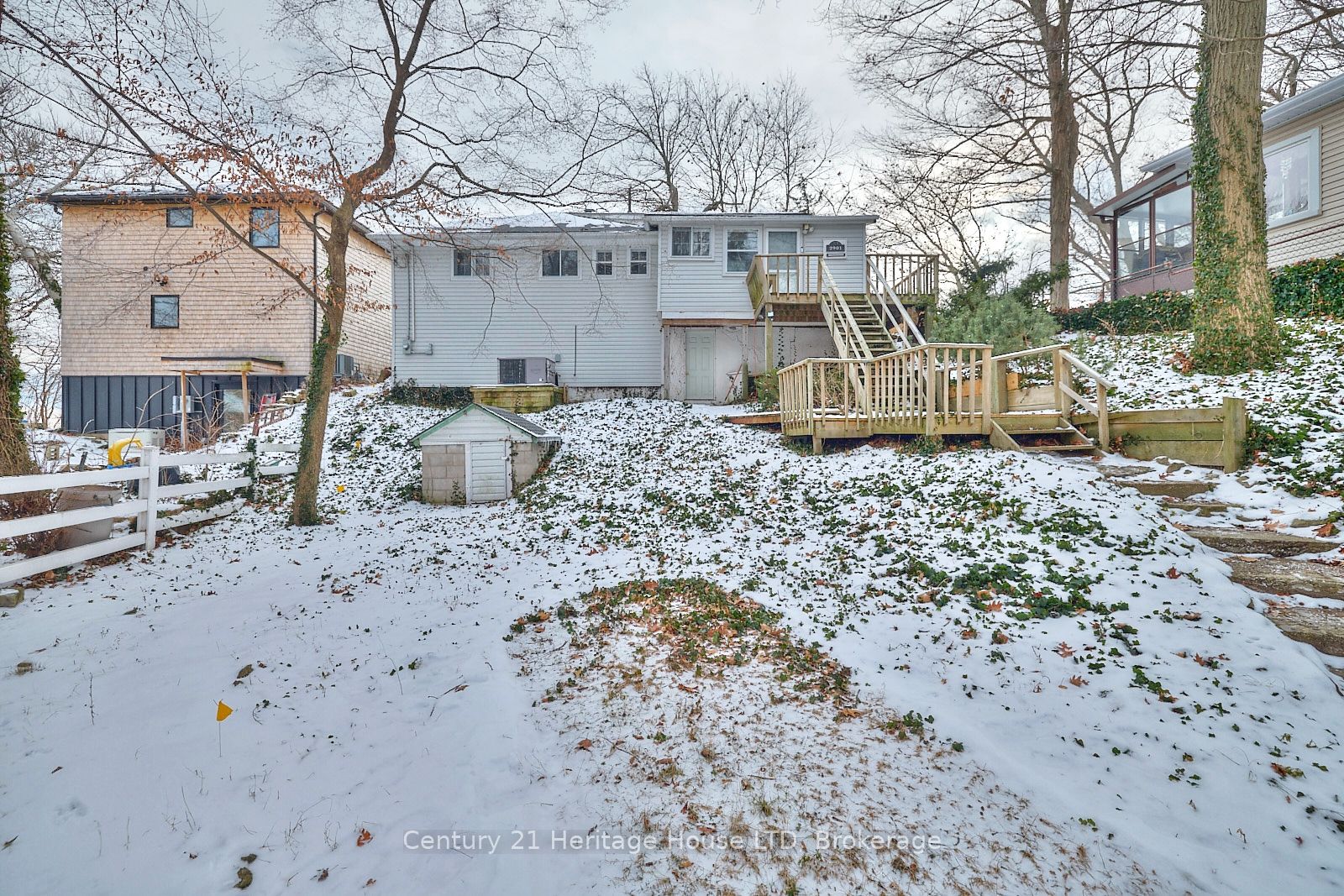 2901 Vimy Road Property Photo 32