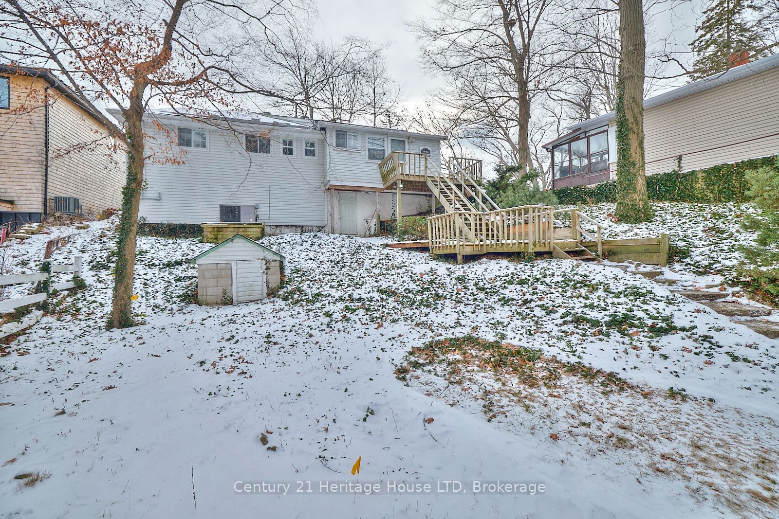 2901 Vimy Road Property Photo 33