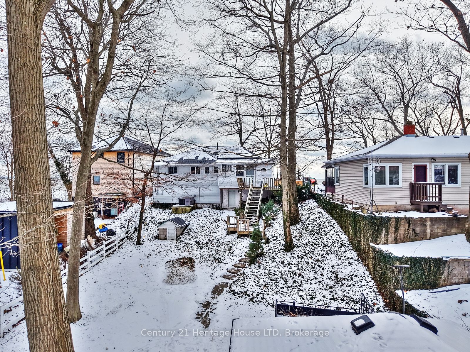2901 Vimy Road Property Photo 36