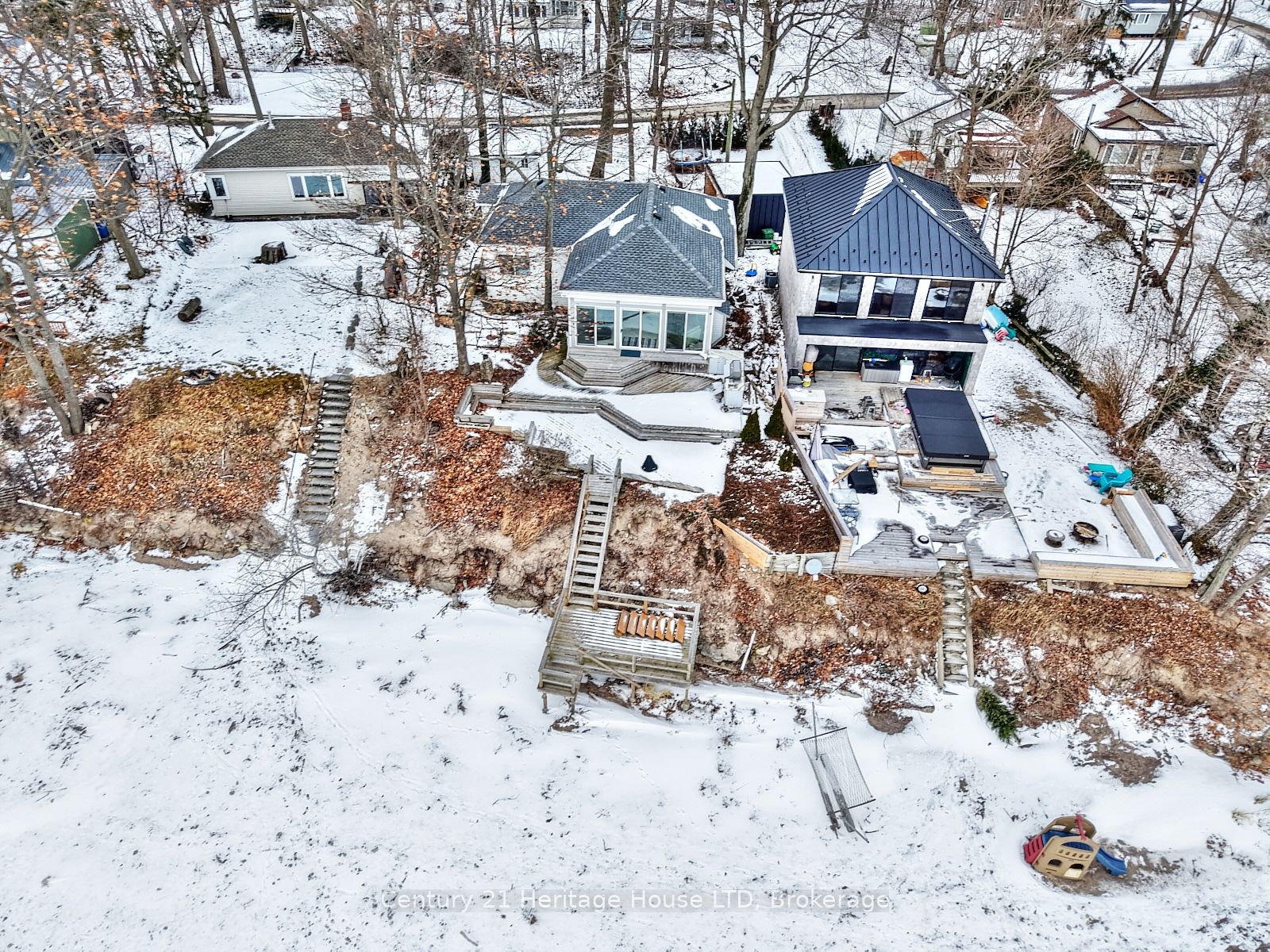 2901 Vimy Road Property Photo 42
