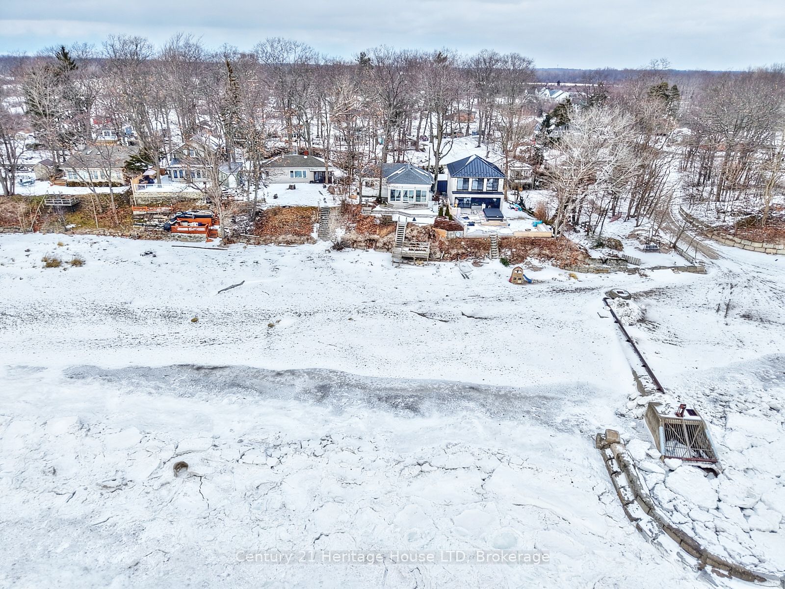 2901 Vimy Road Property Photo 43