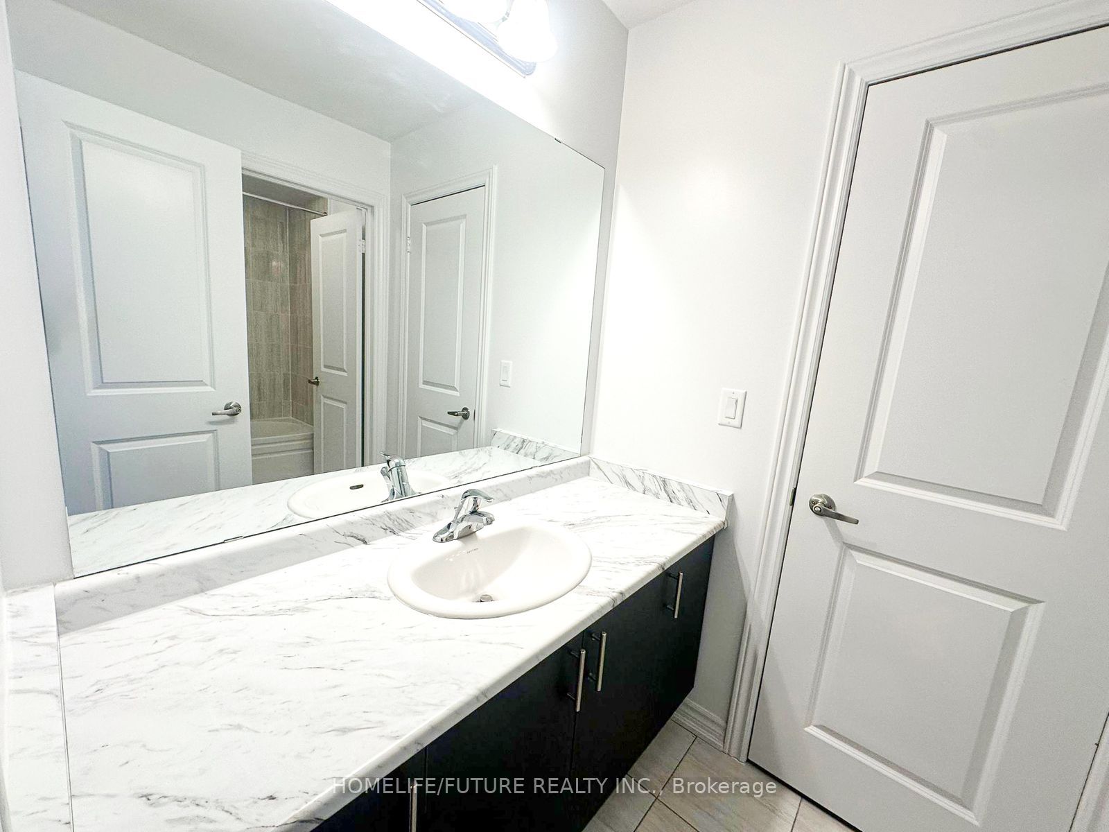 407 Russell Street Property Photo 24