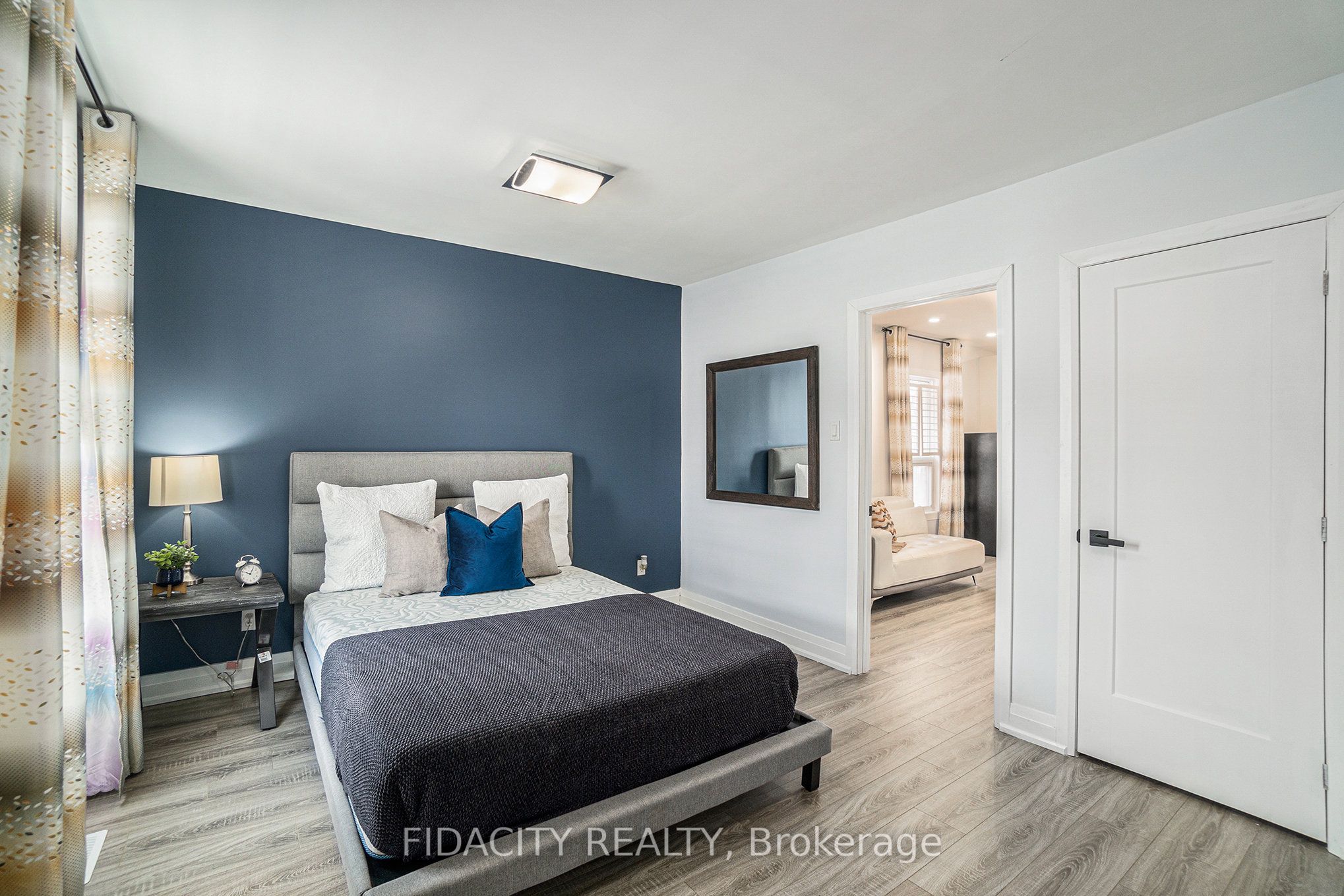 640 Somerset St W Property Photo 11