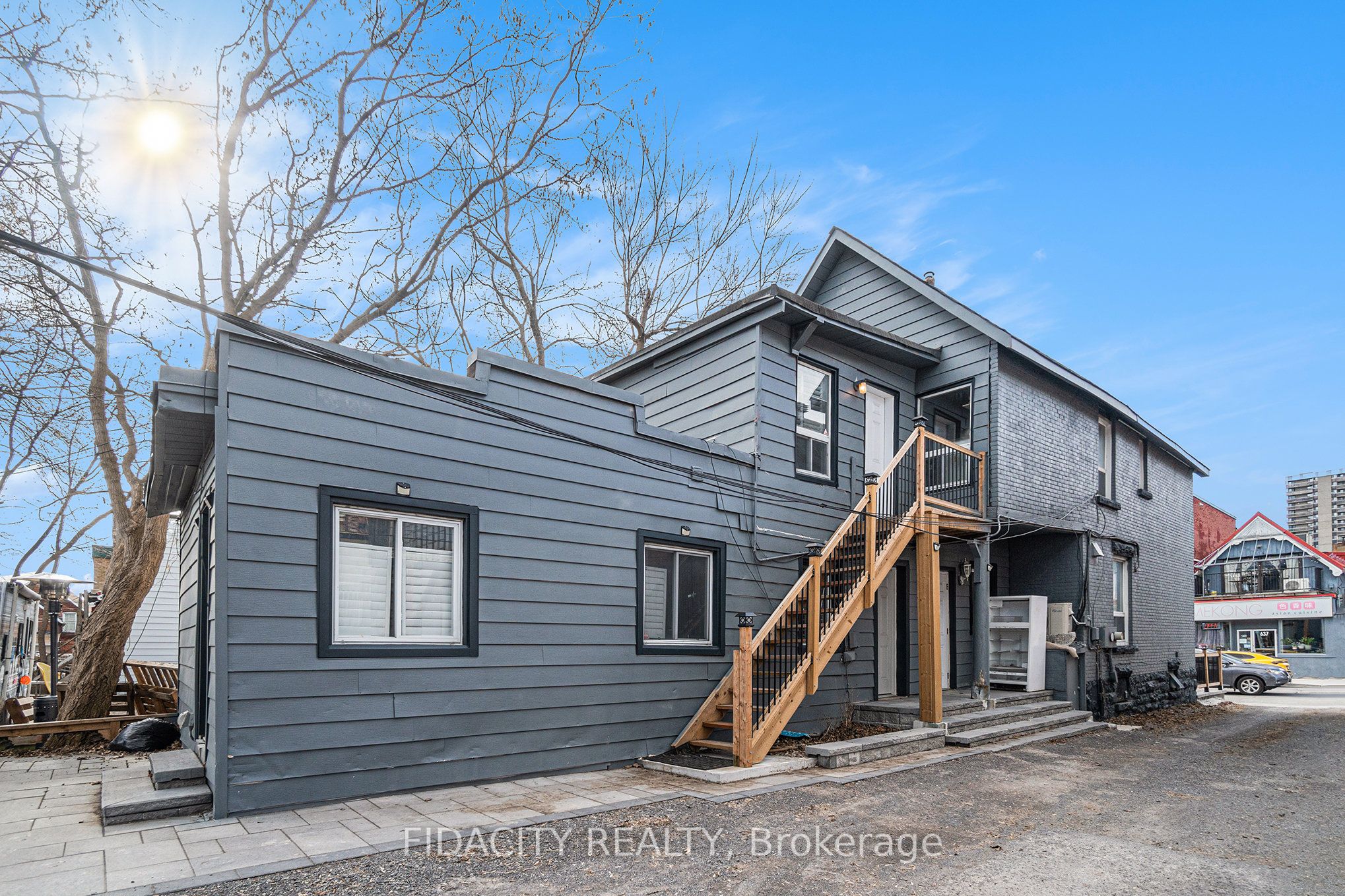 640 Somerset St W Property Photo 17