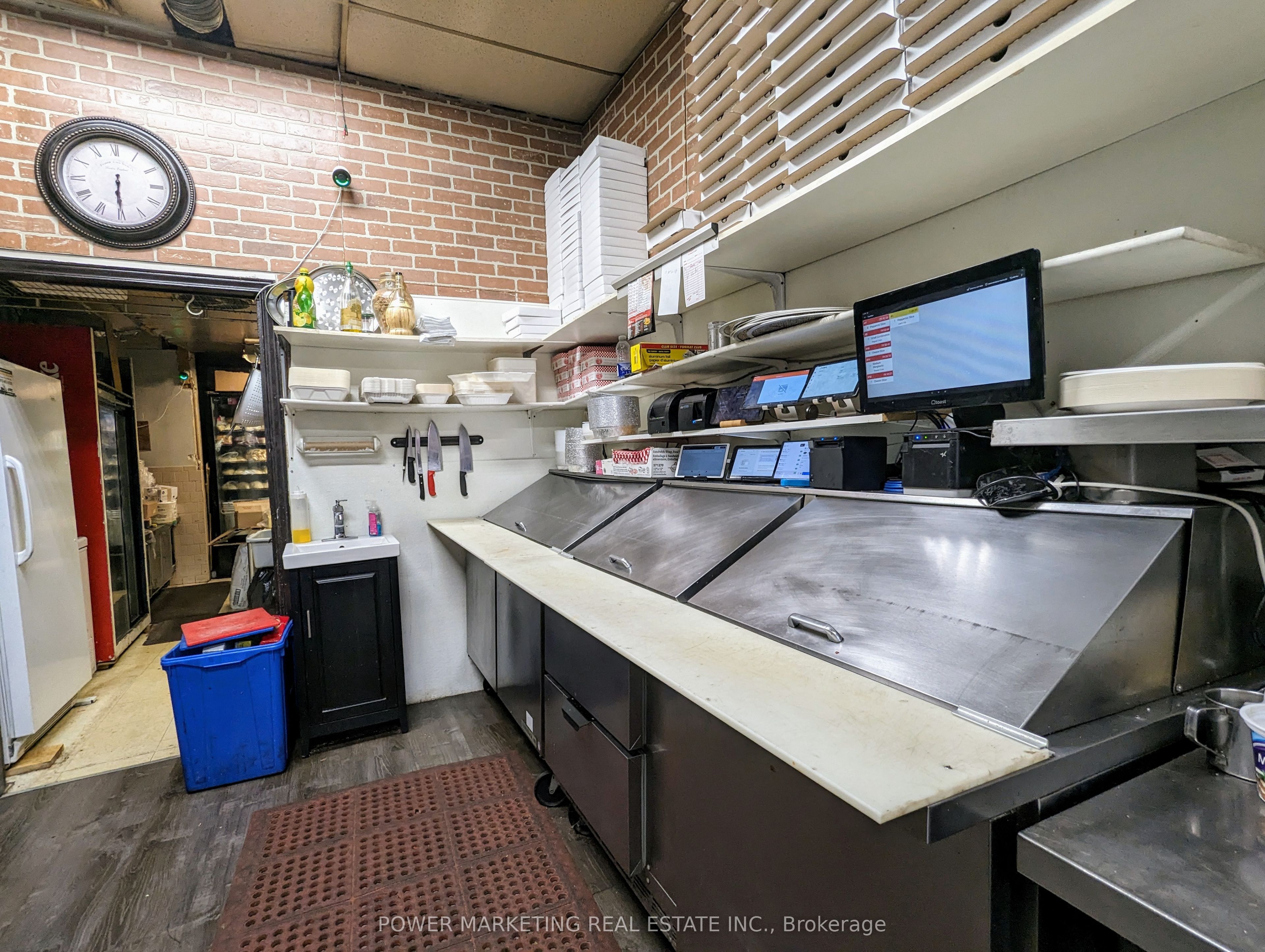 211 Gilmour Street Property Photo 6