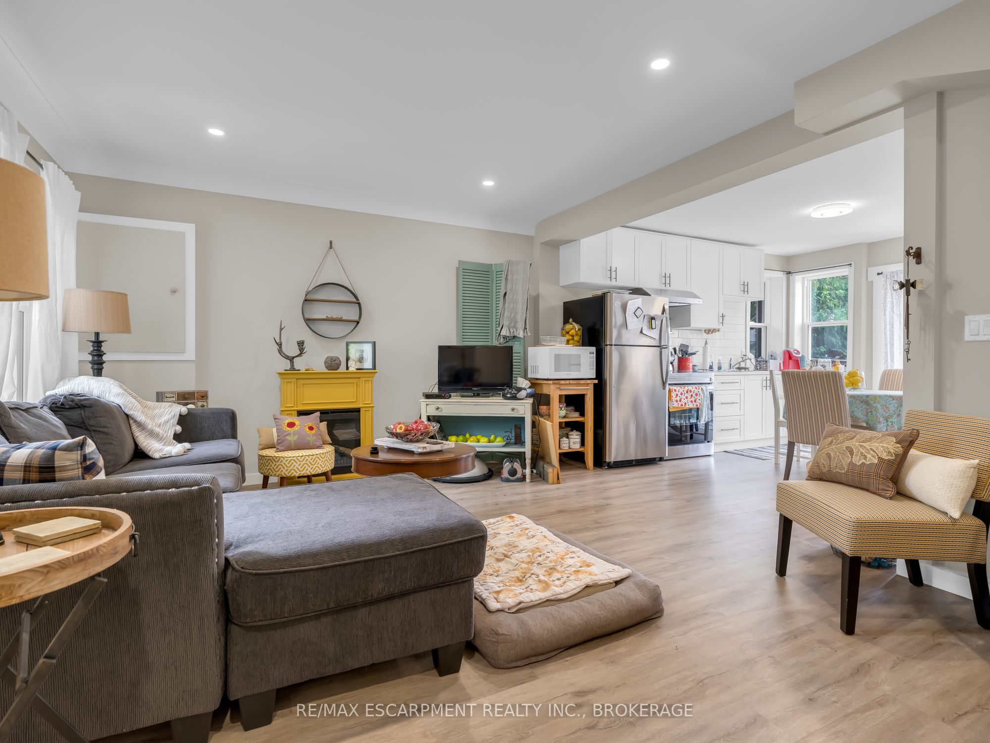 46 Commercial Street Property Photo 6