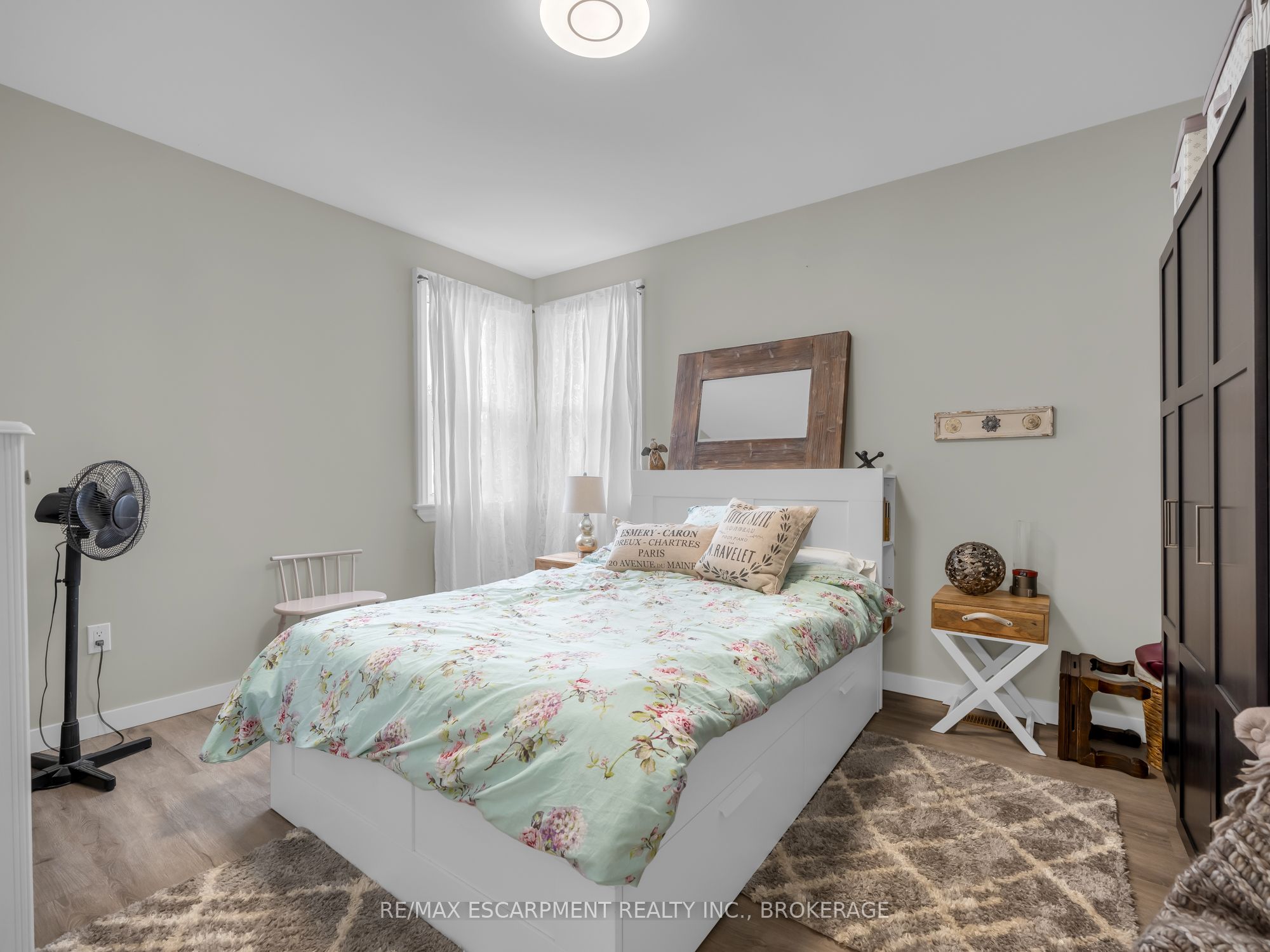 46 Commercial Street Property Photo 11