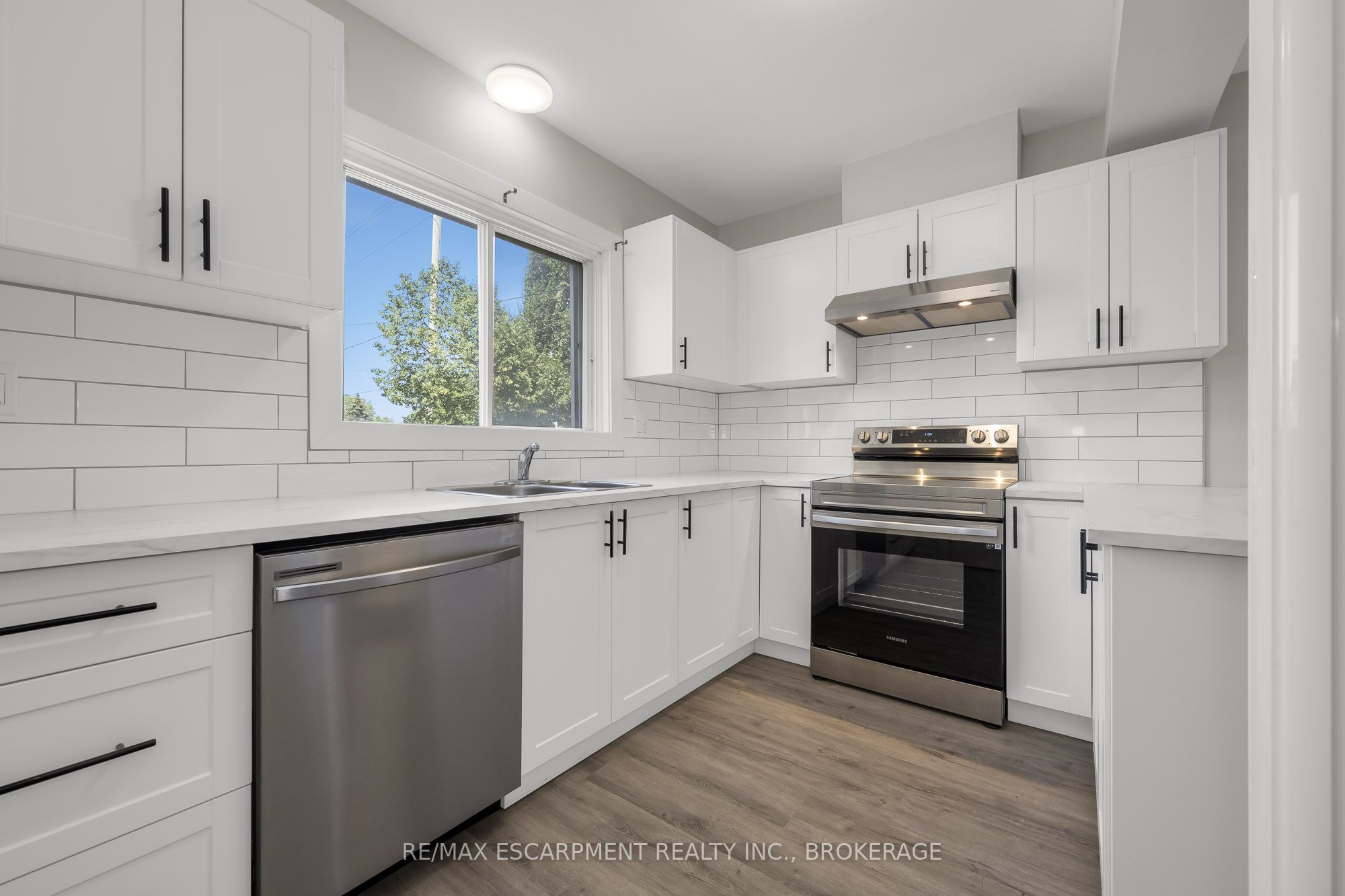 46 Commercial Street Property Photo 15