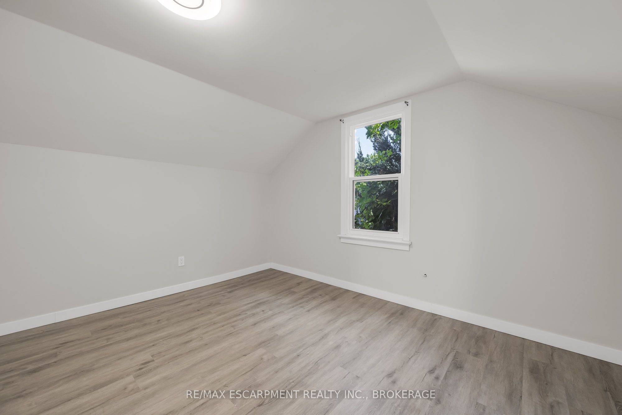 46 Commercial Street Property Photo 22