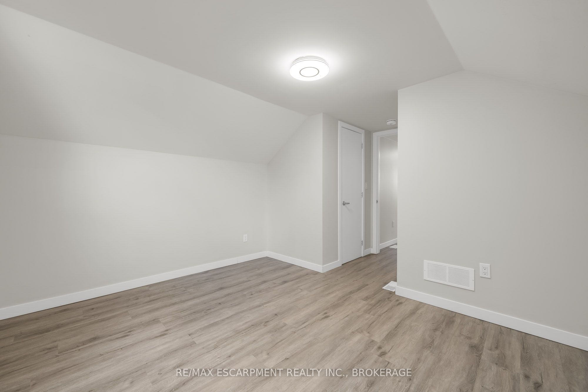 46 Commercial Street Property Photo 23