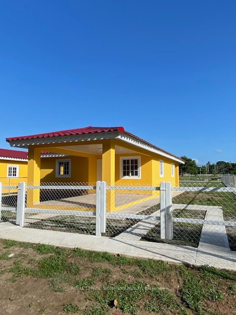 16 Calle Central Street Property Photo 2