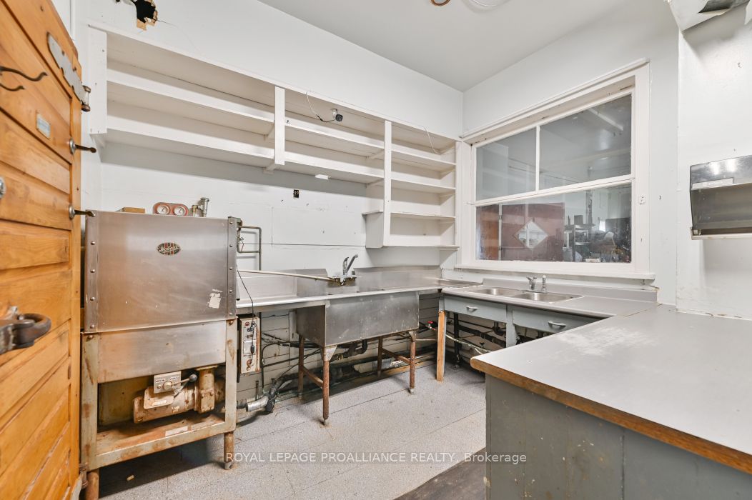 108773 Highway 7 Property Photo 8