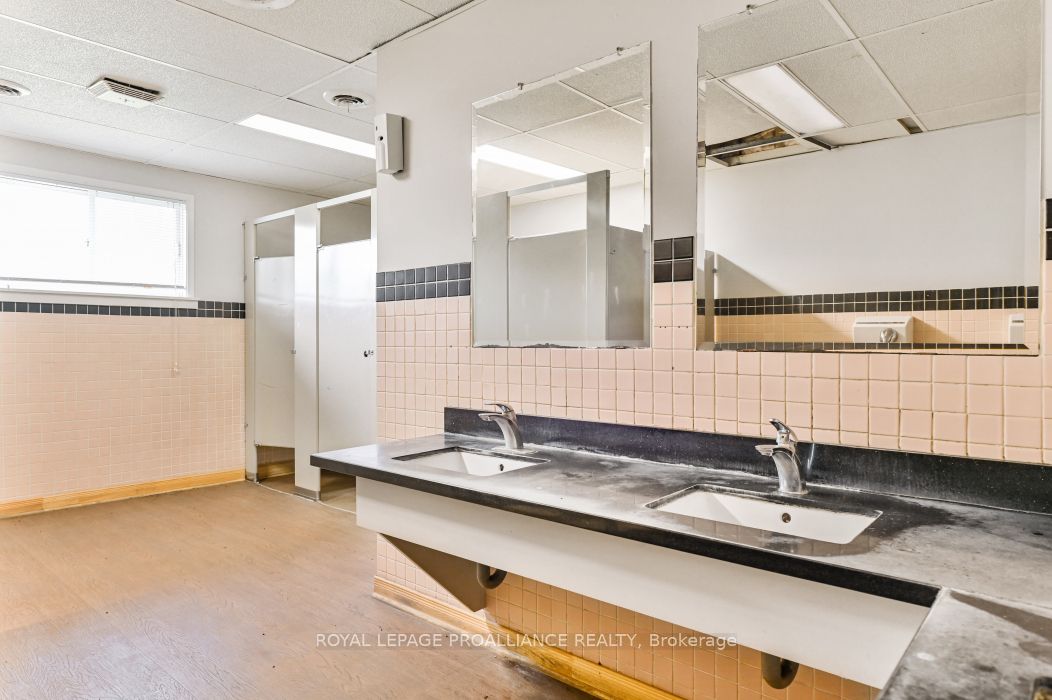 108773 Highway 7 Property Photo 11