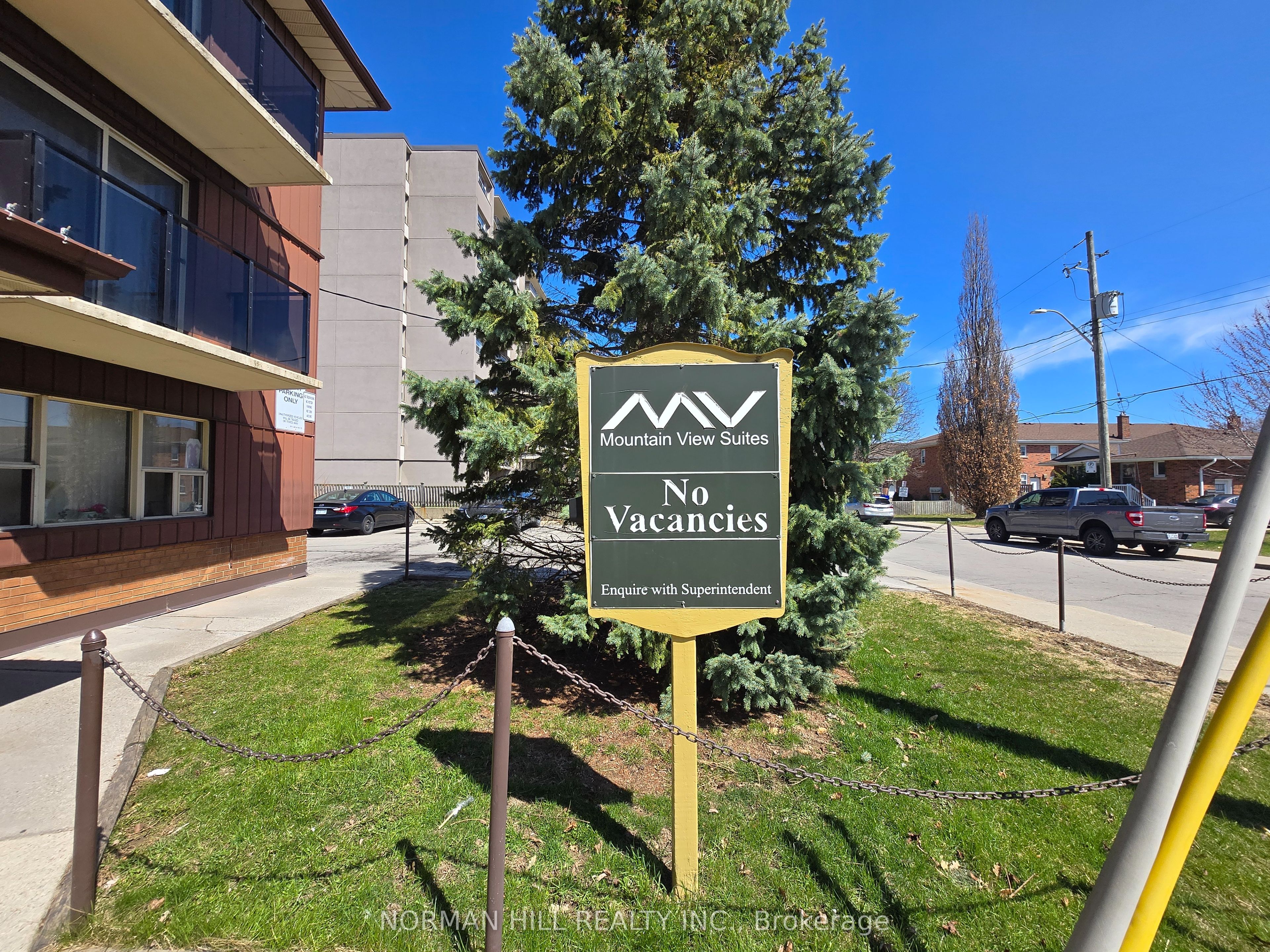 #101 - 416 E 42nd Street Property Photo 3