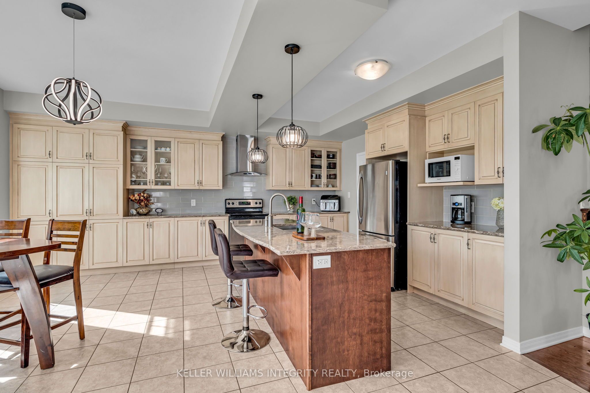 367 Andalusian Crescent Property Photo 13