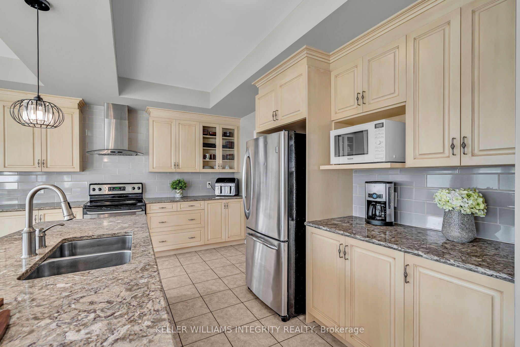 367 Andalusian Crescent Property Photo 14