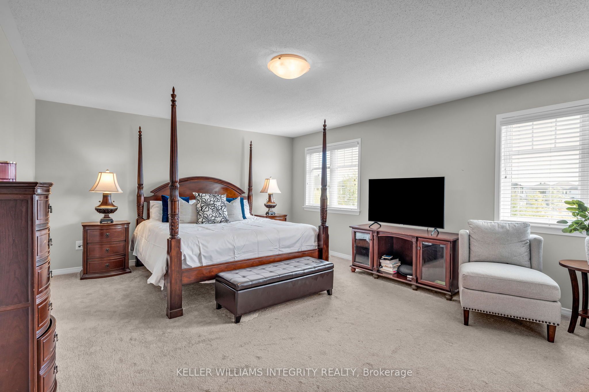 367 Andalusian Crescent Property Photo 22