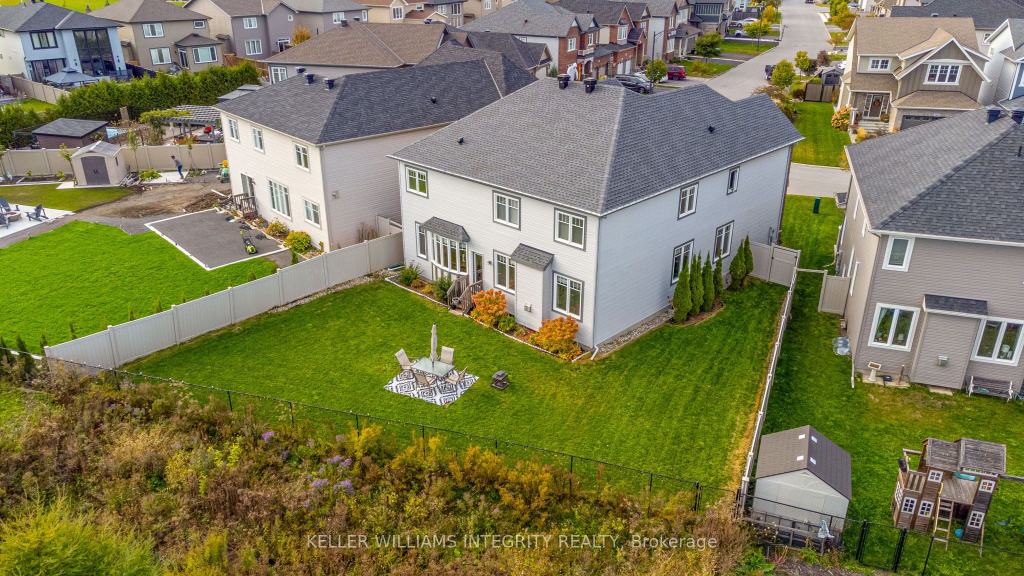 367 Andalusian Crescent Property Photo 40