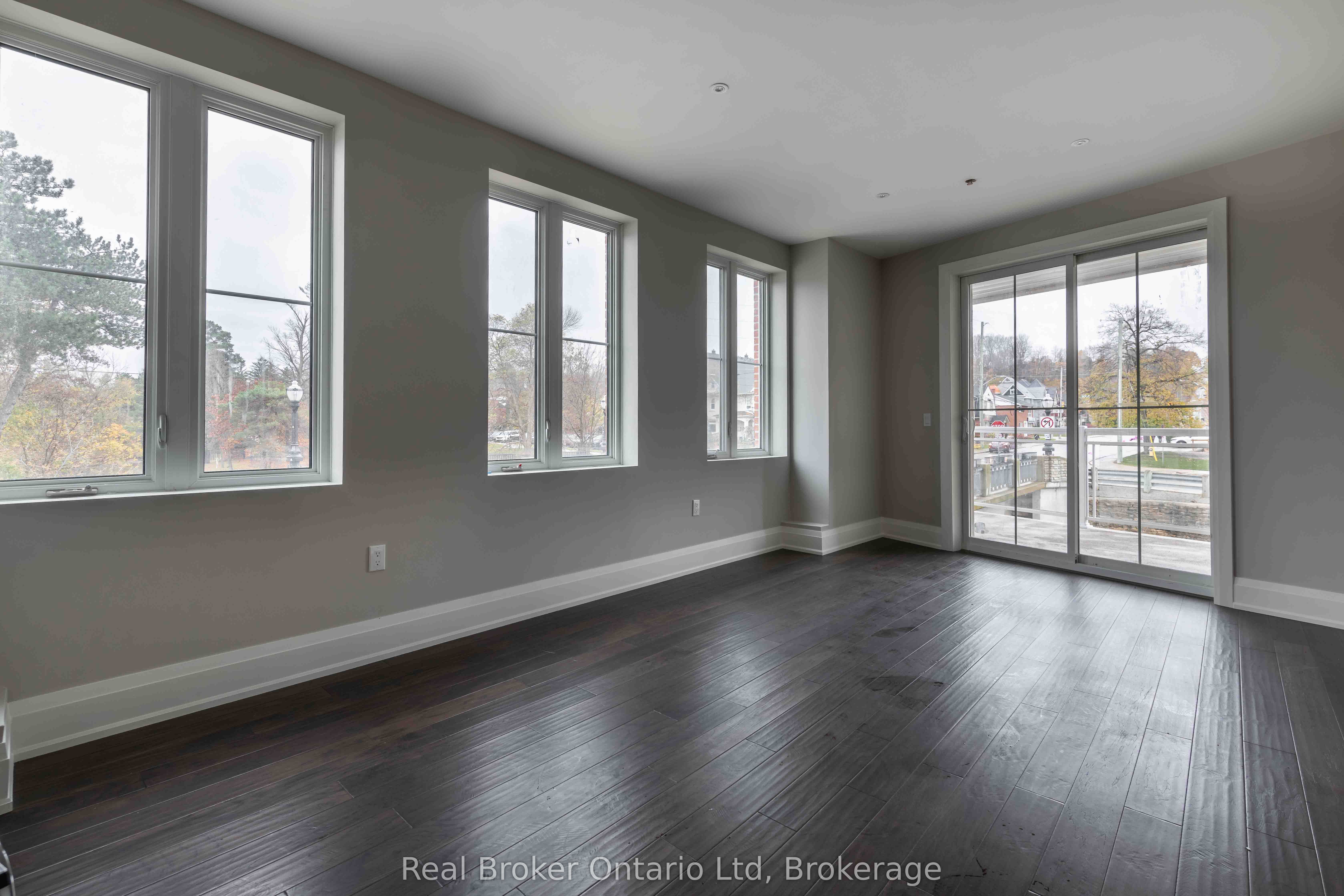 #105 - 80 9th Street Property Photo 4