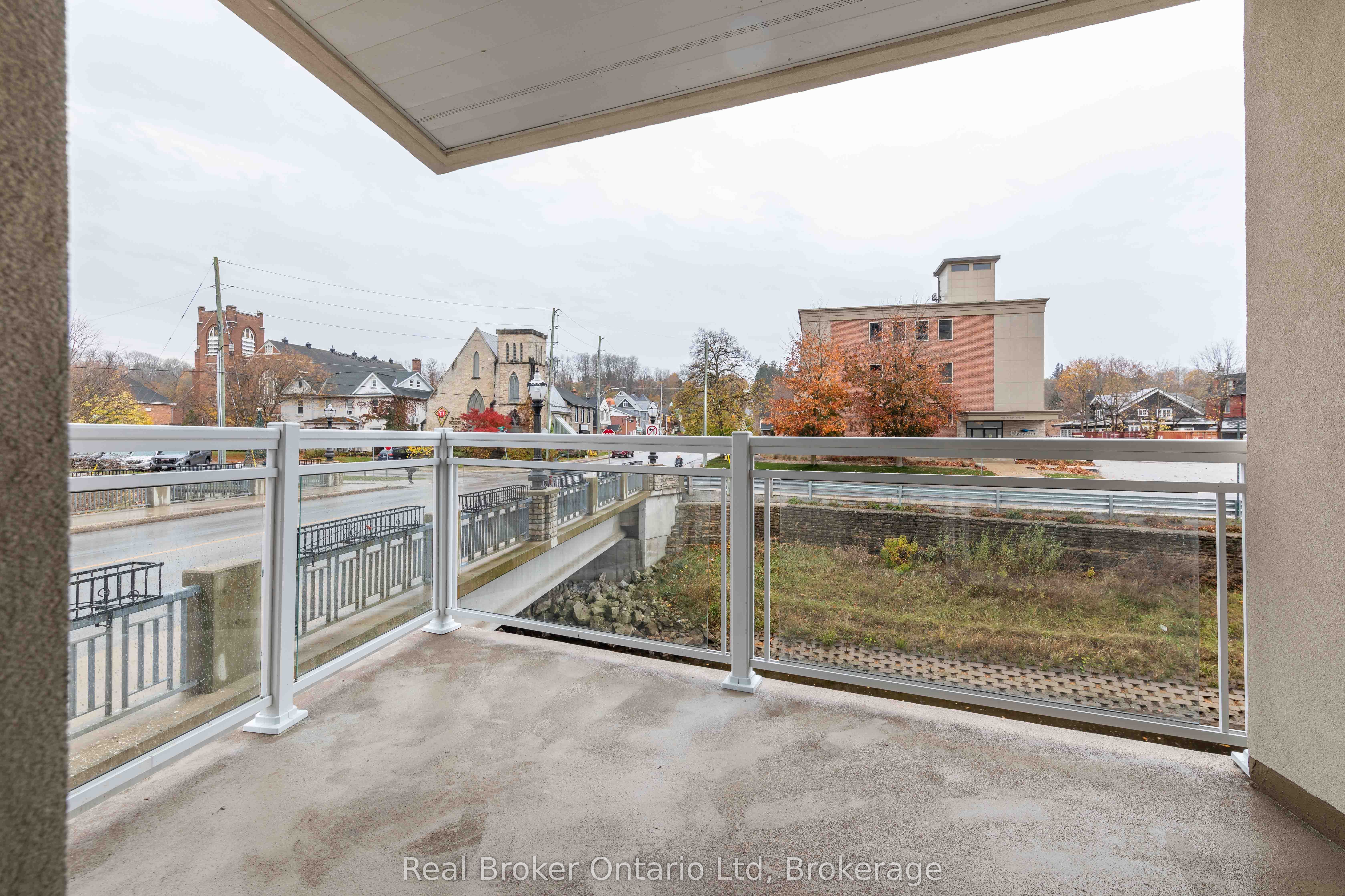 #105 - 80 9th Street Property Photo 5