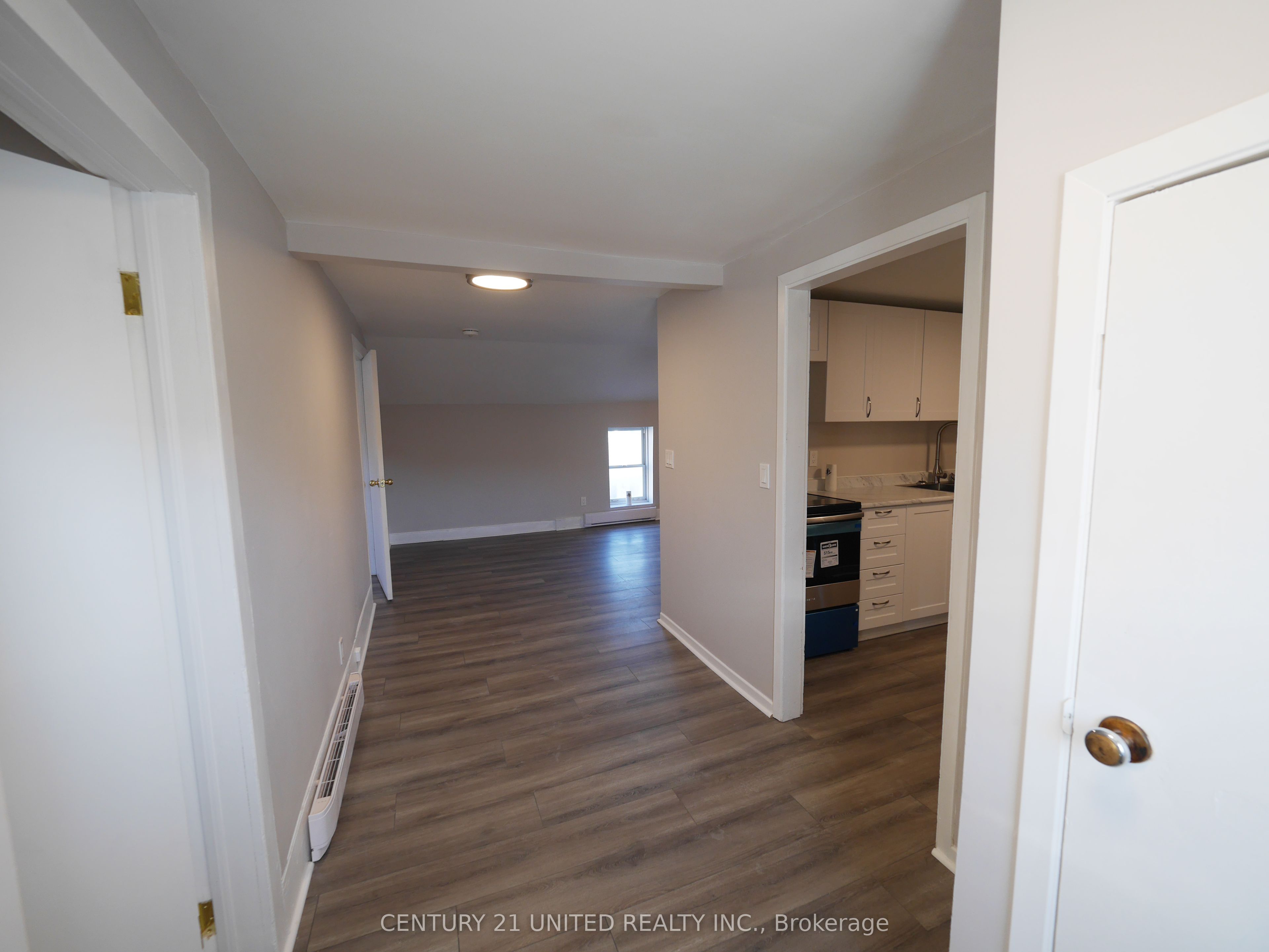 381a Queen Street Property Photo 3