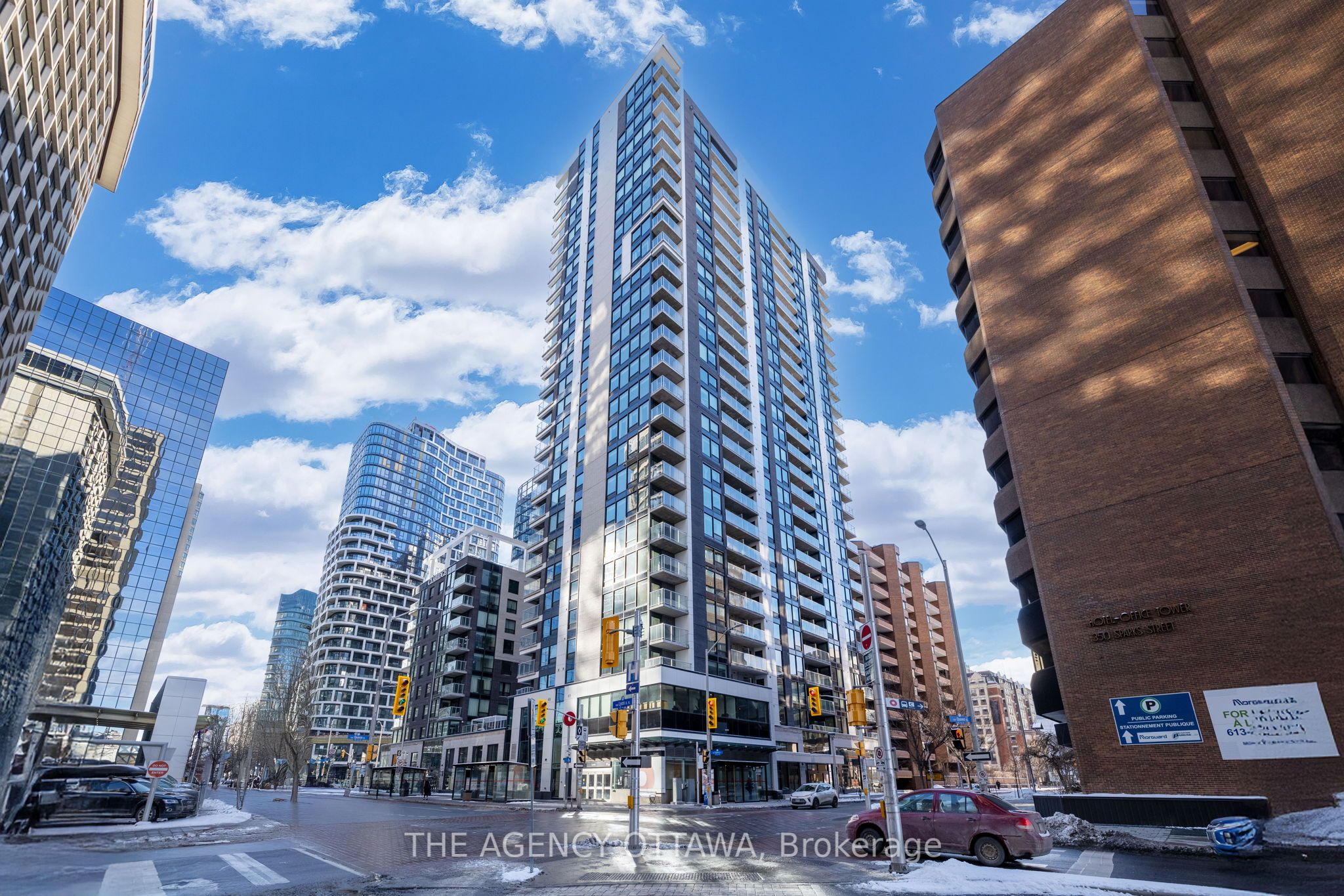#305 - 340 Queen Street Property Photo