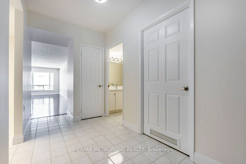 405 Erb Street W 204 Property Photo 12