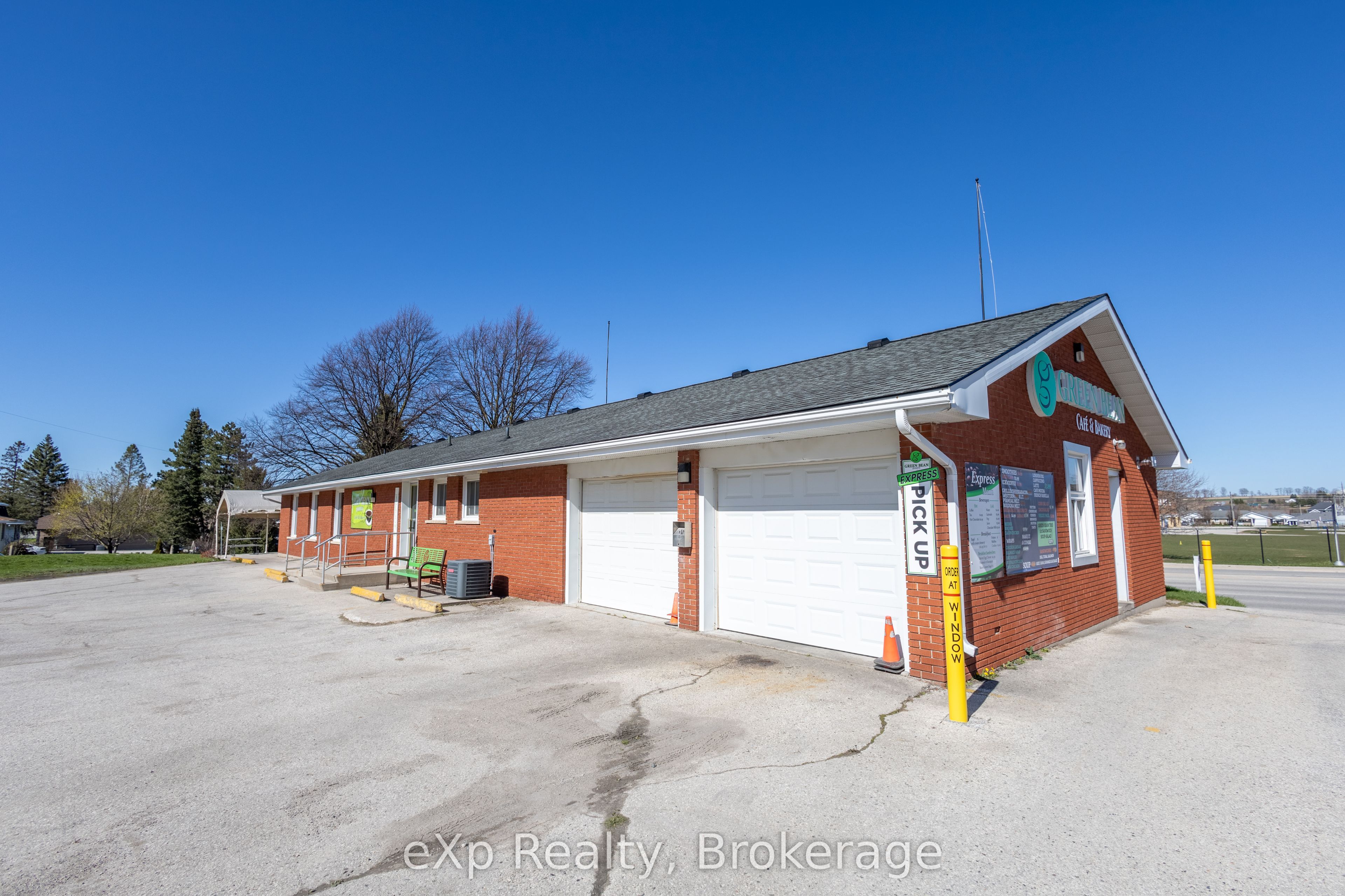 1319 Yonge Street Property Photo 5