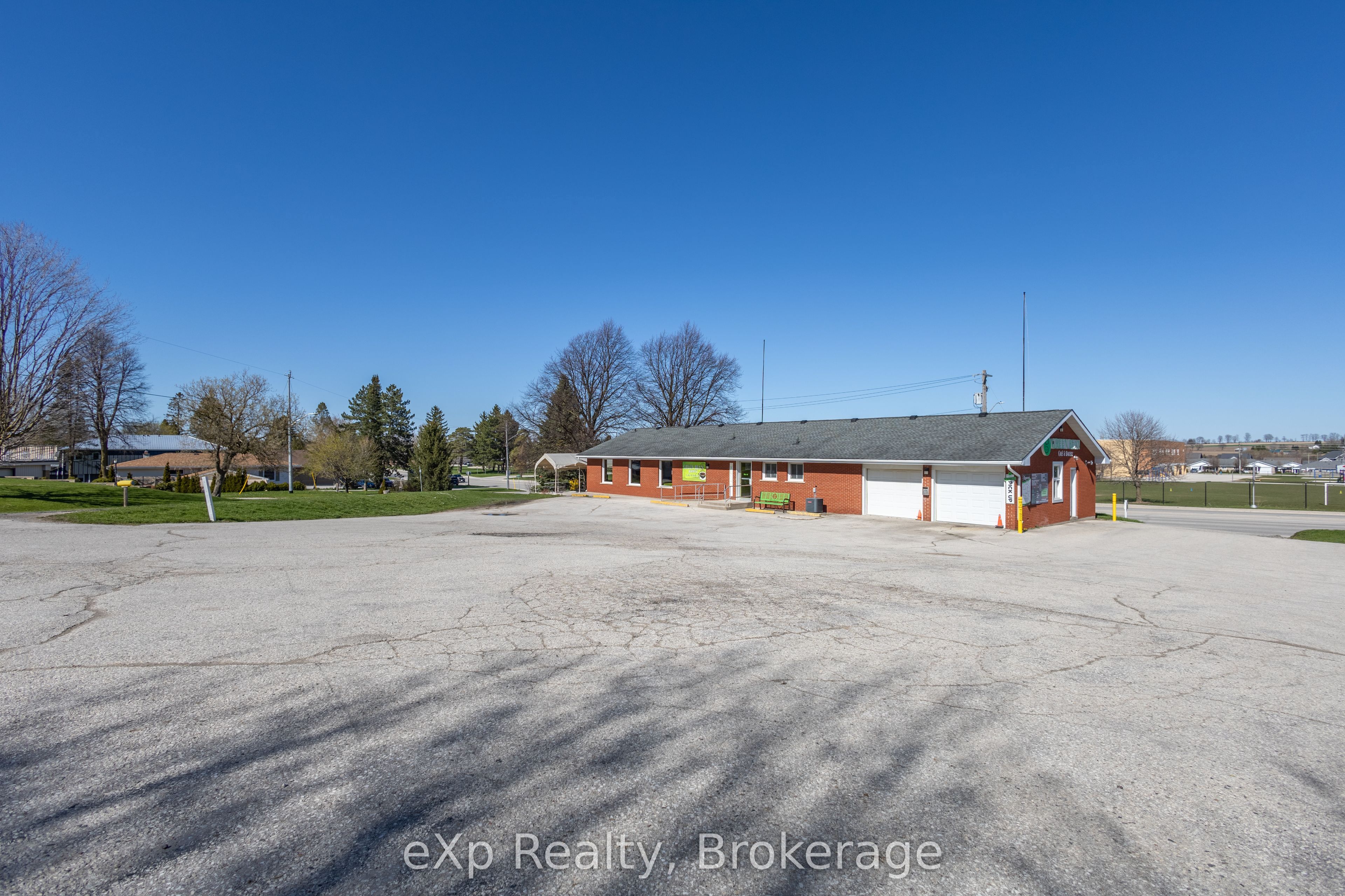 1319 Yonge Street Property Photo 7