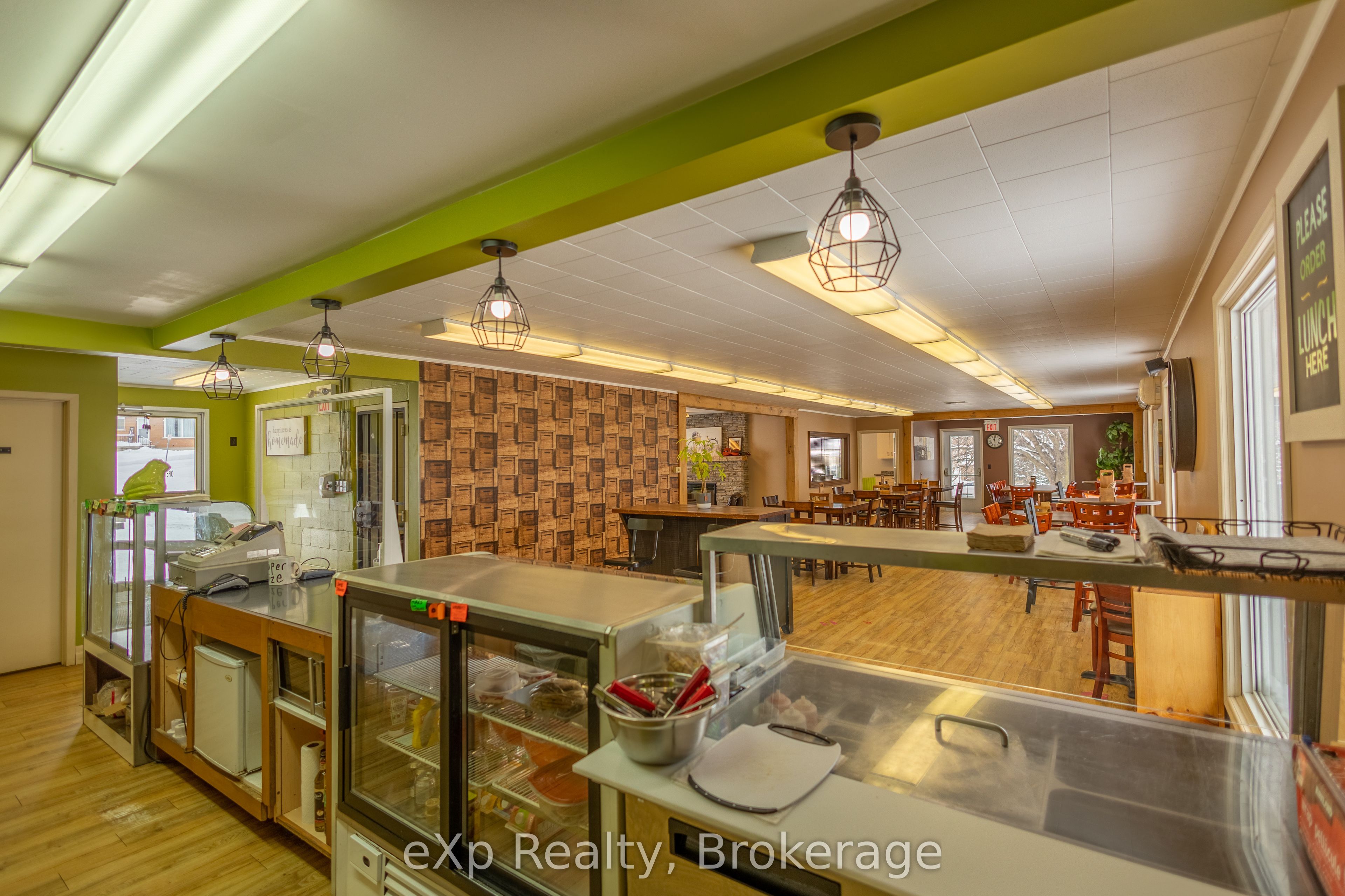1319 Yonge Street Property Photo 15