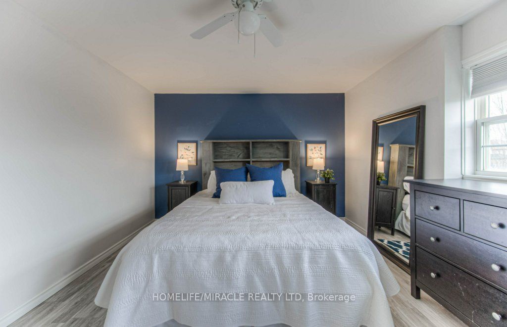 32 Amanda Walk Property Photo 3