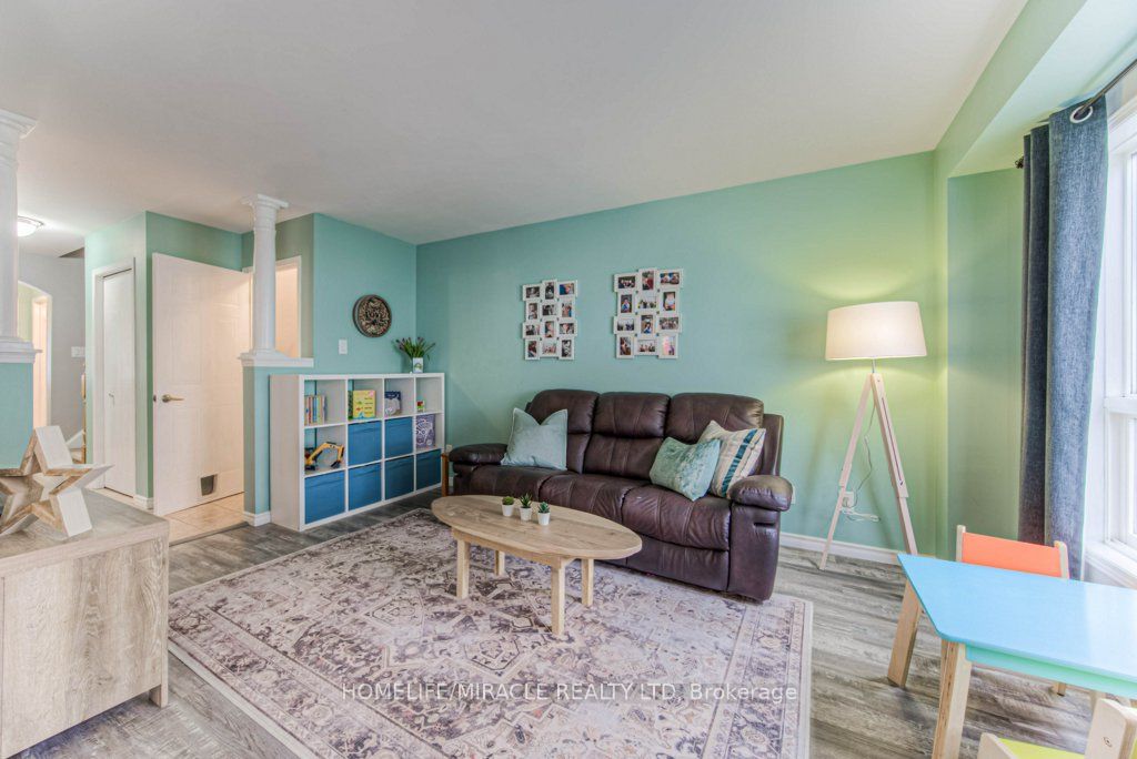 32 Amanda Walk Property Photo 16