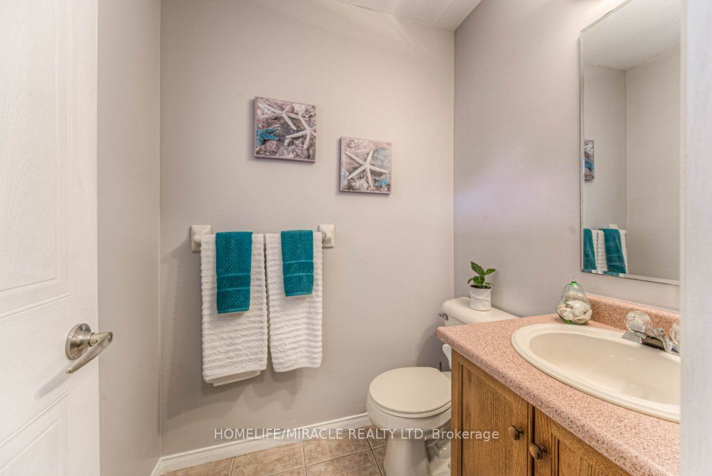 32 Amanda Walk Property Photo 19