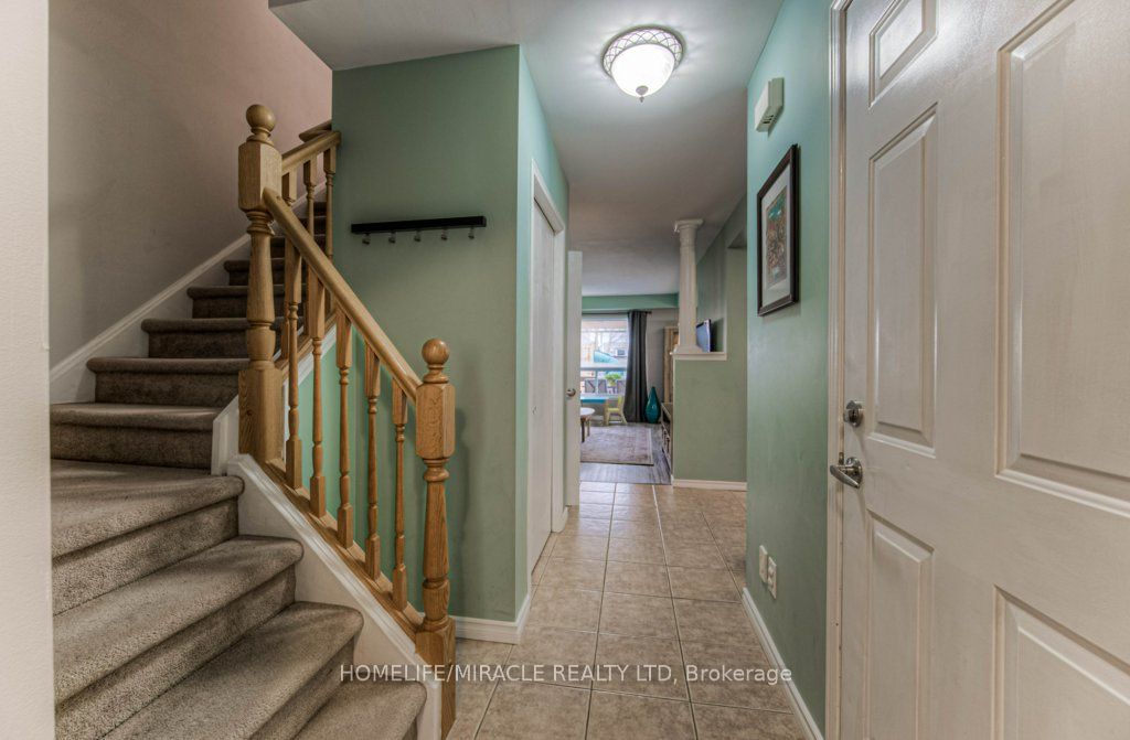 32 Amanda Walk Property Photo 20