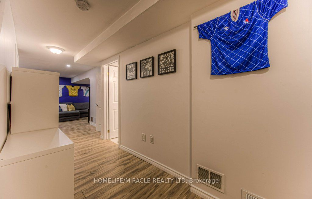 32 Amanda Walk Property Photo 23